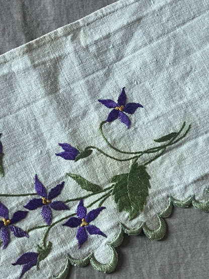 刺繍飾り布