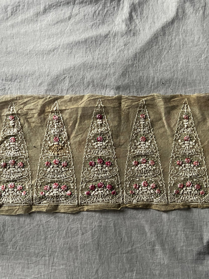 チュール刺繍レース