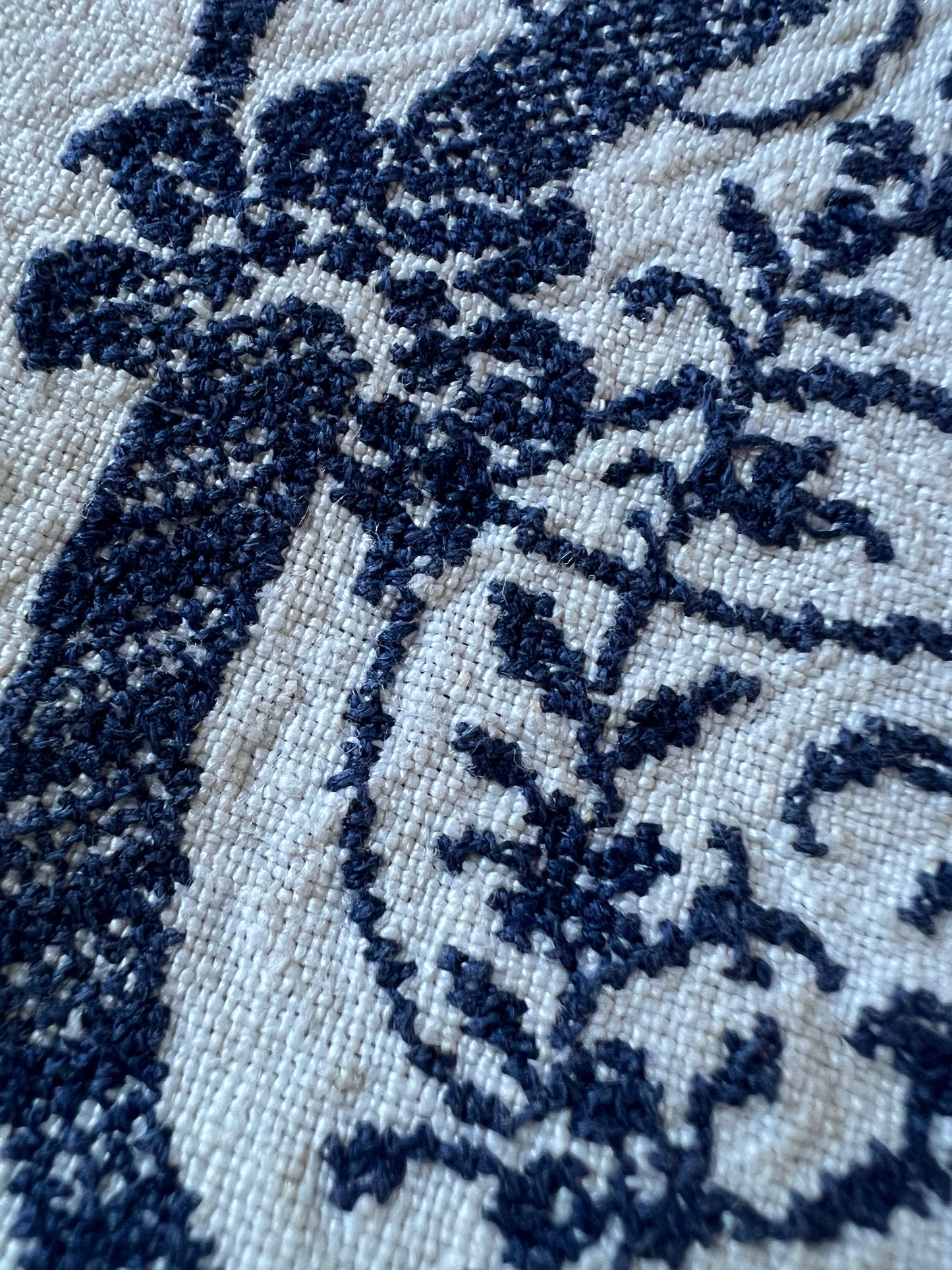 モノグラム刺繍入りリネントルション