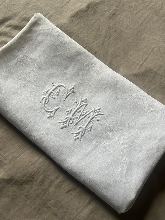 モノグラム刺繍ダマスク布