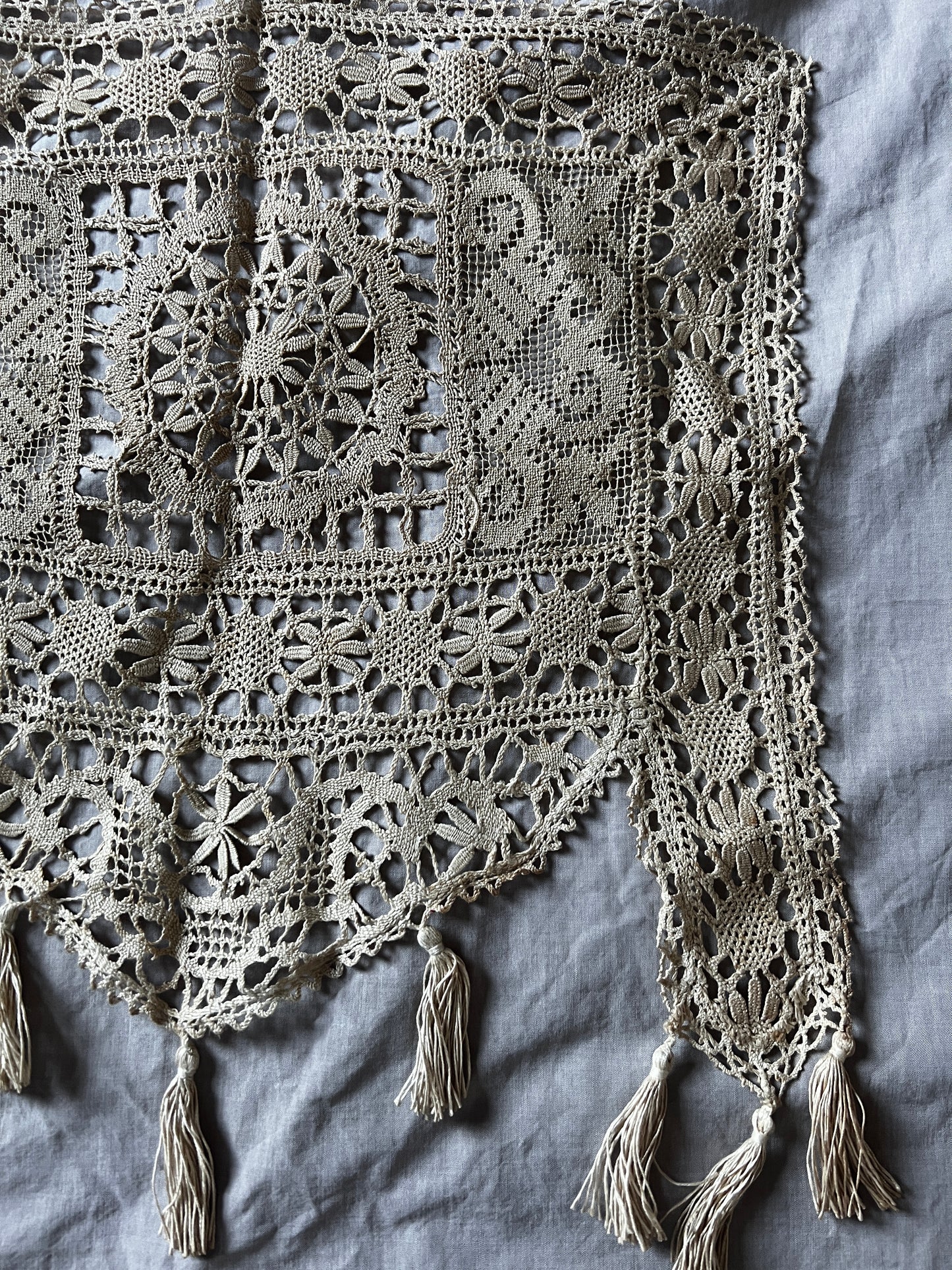 ★ボビンレースのミニカーテンセット