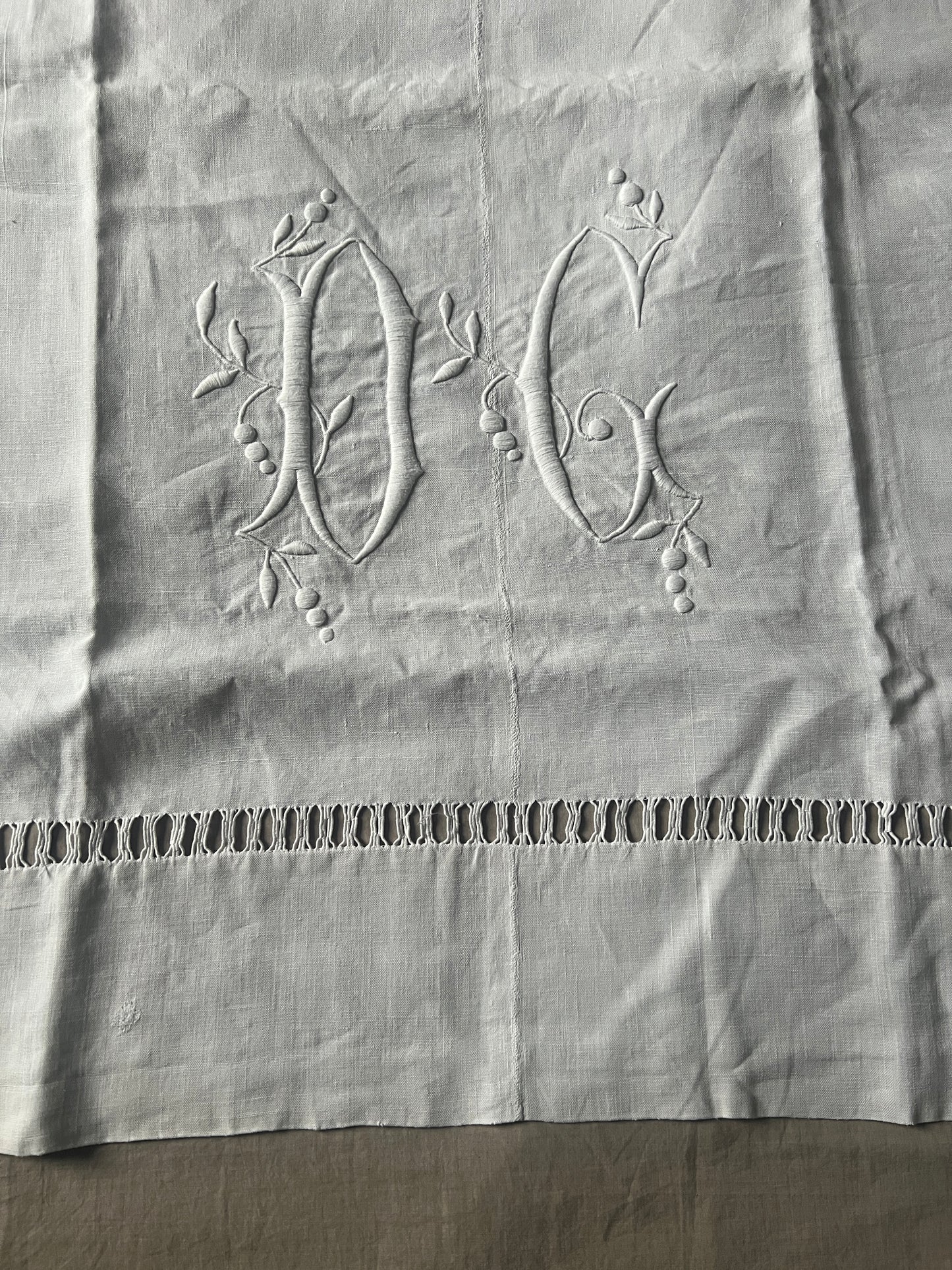 モノグラム刺繍端布