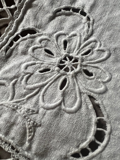 刺繍とレースのクロスセット