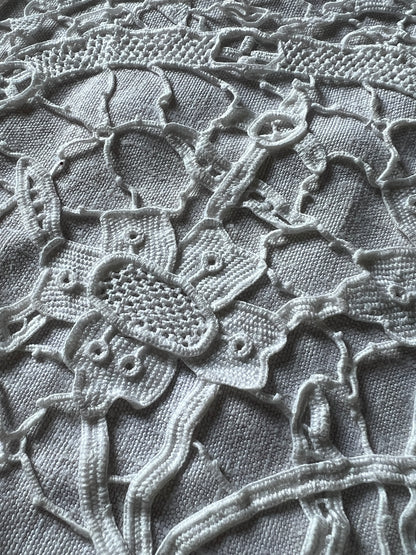 ニードルレースのリネンサック