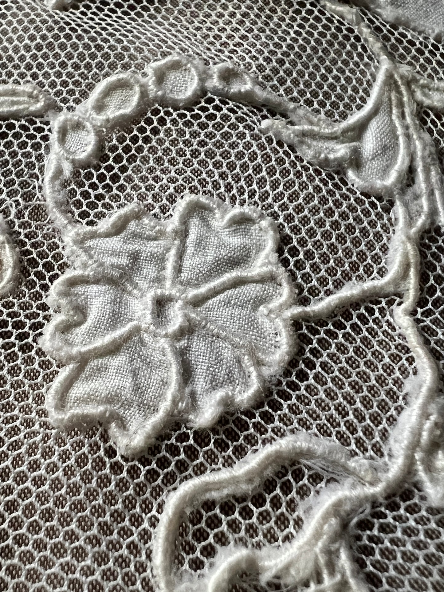 レースと刺繍のハンカチ
