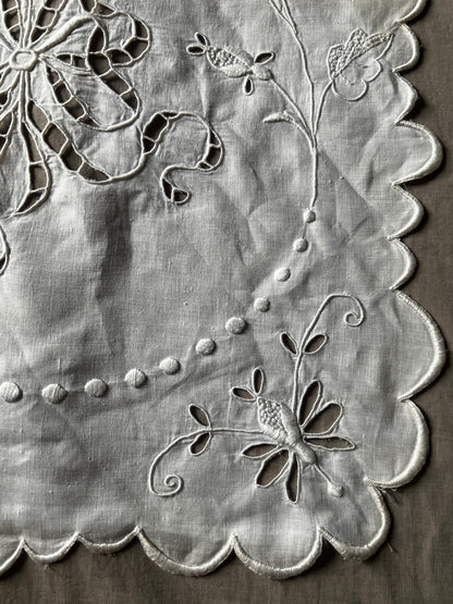 カットワーククロス