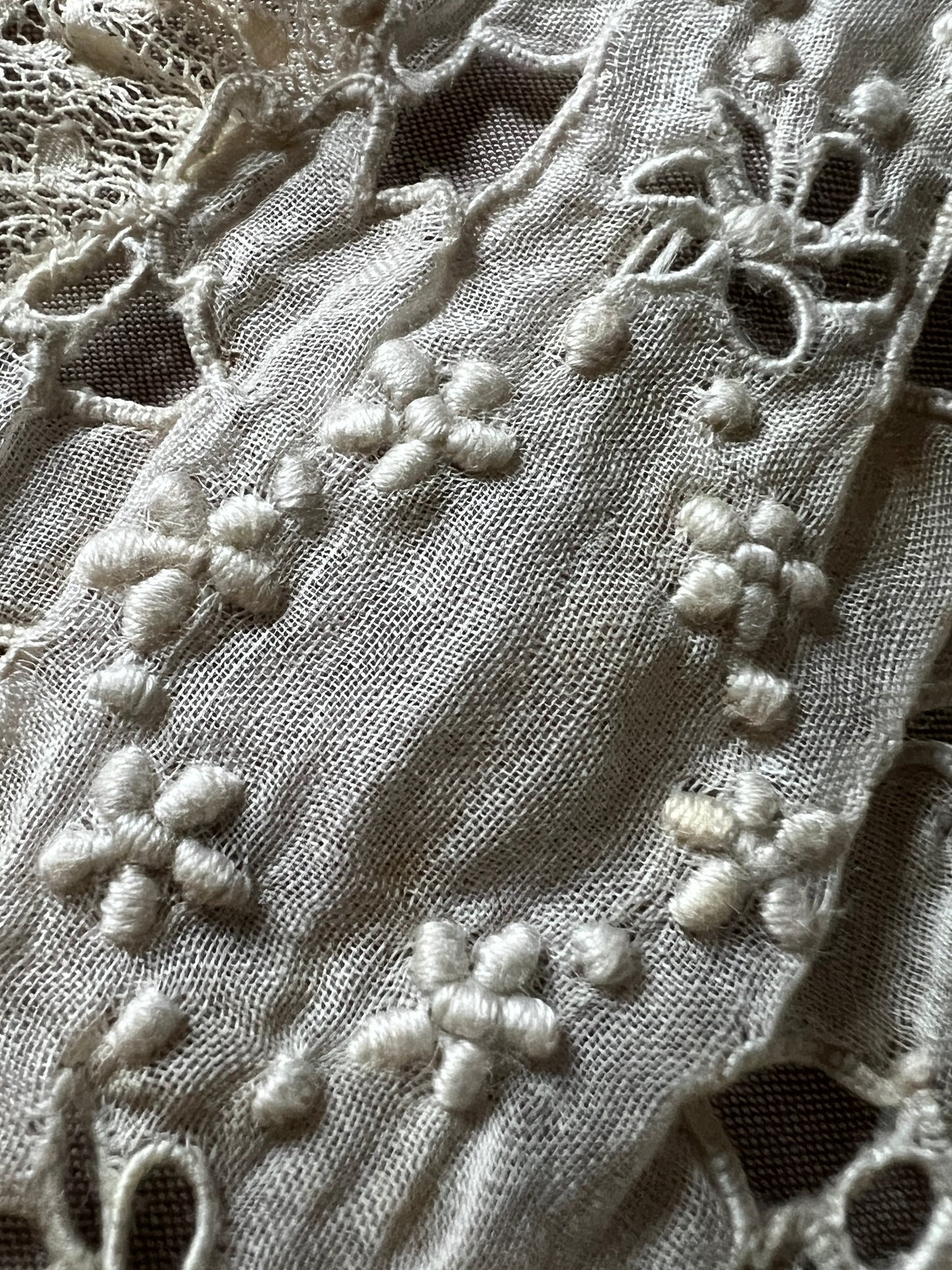 レースと刺繍の飾りパーツセット