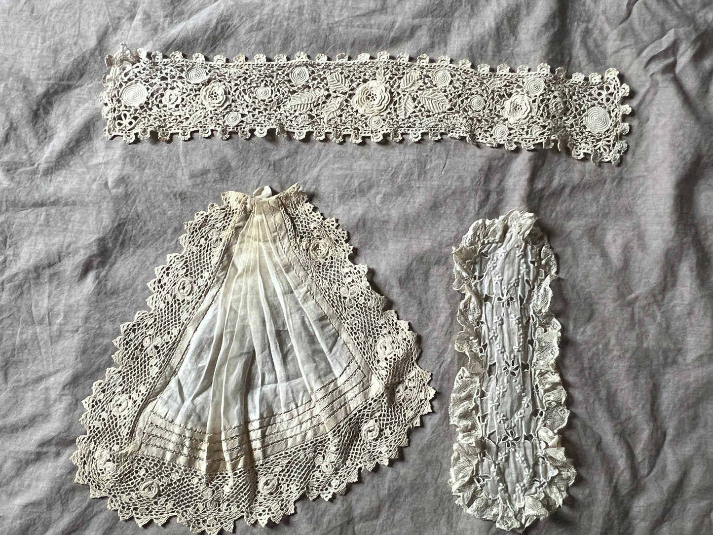 レースと刺繍の飾りパーツセット