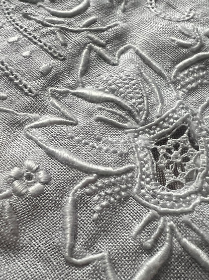 ★刺繍ハンカチ