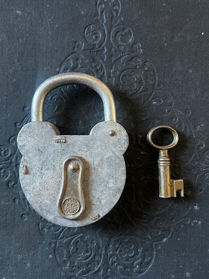 ★古い南京錠