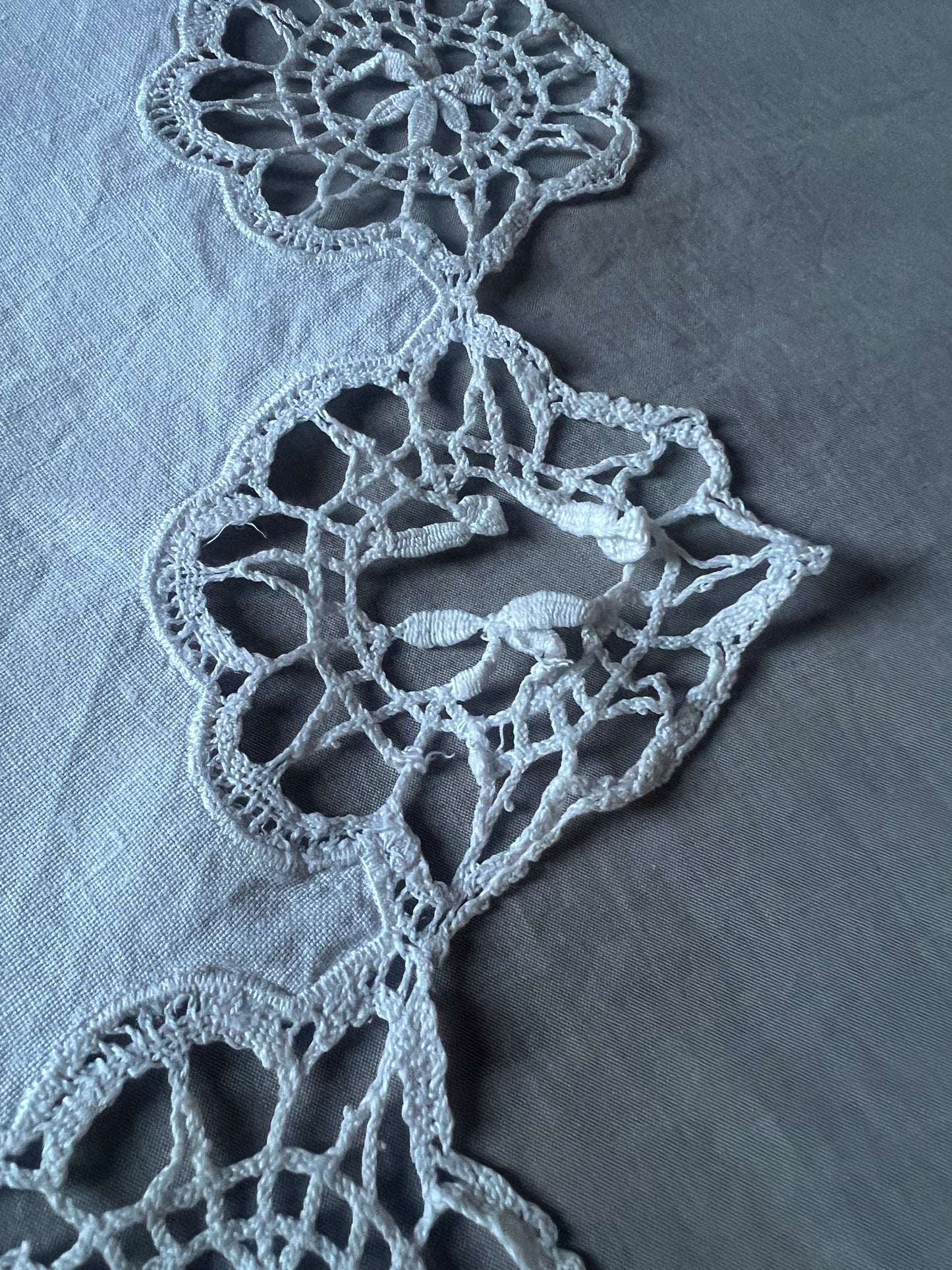 ★ボビンレースの円形クロス