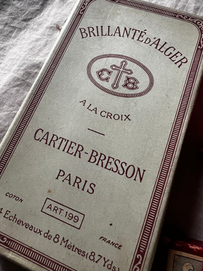 紙箱入り糸セット