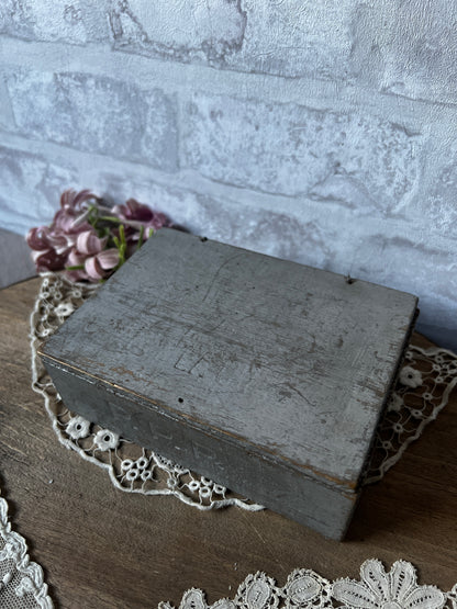 ★歯車部品入り木箱 【B】