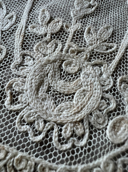 チュール刺繍レースのミニカーテン