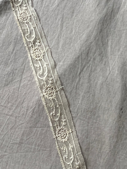 チュール刺繍レース