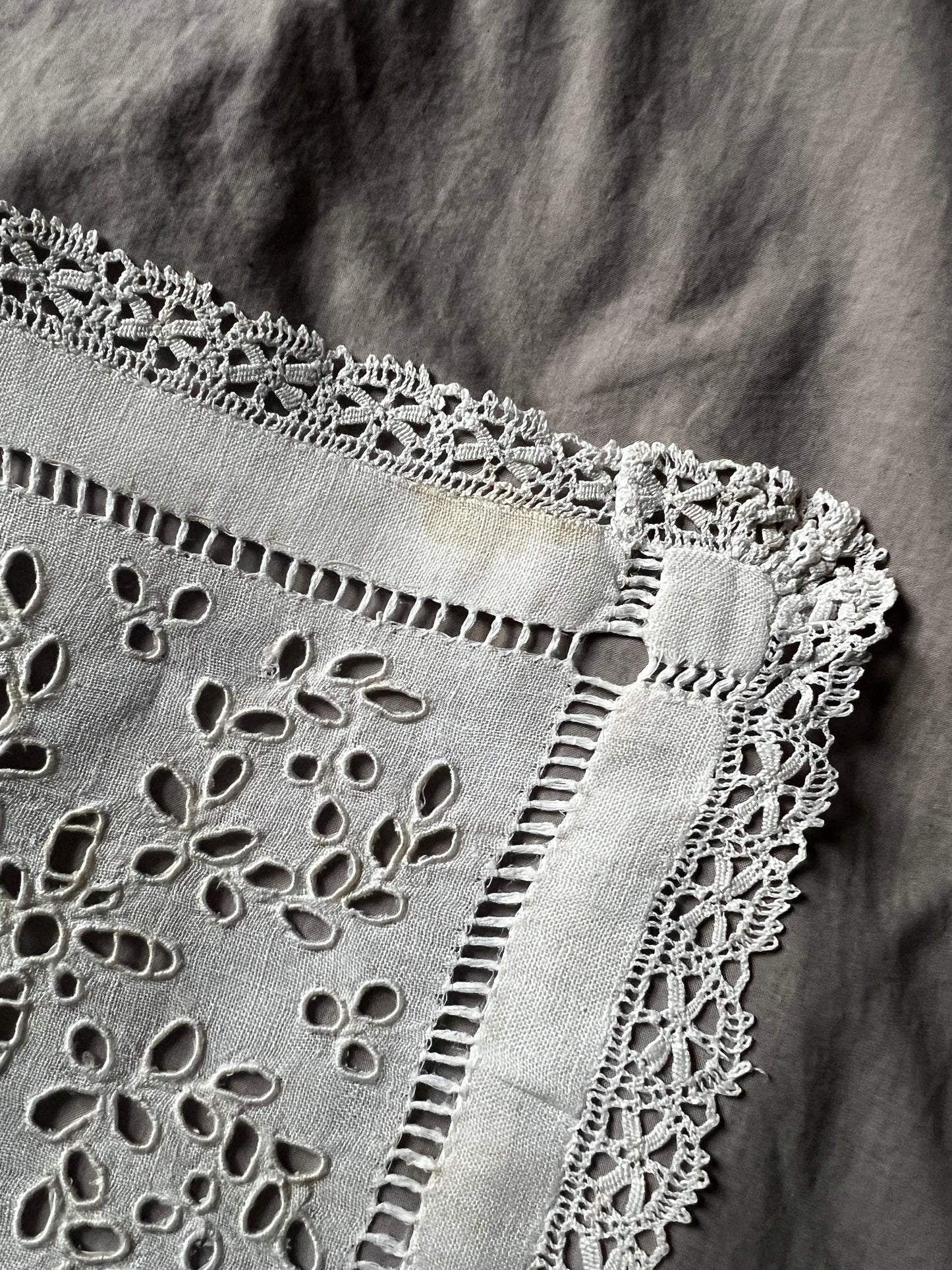 カットワーククロス