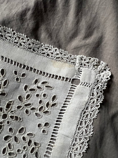 カットワーククロス