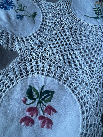 お花の刺繍のクロスセット