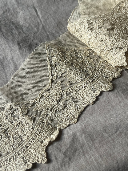 チュール刺繍レース