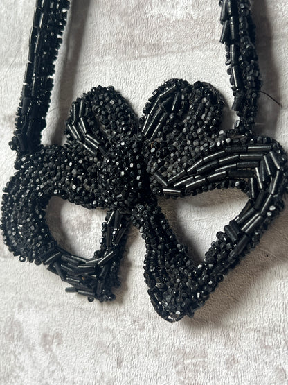 ビーズ刺繍の飾り