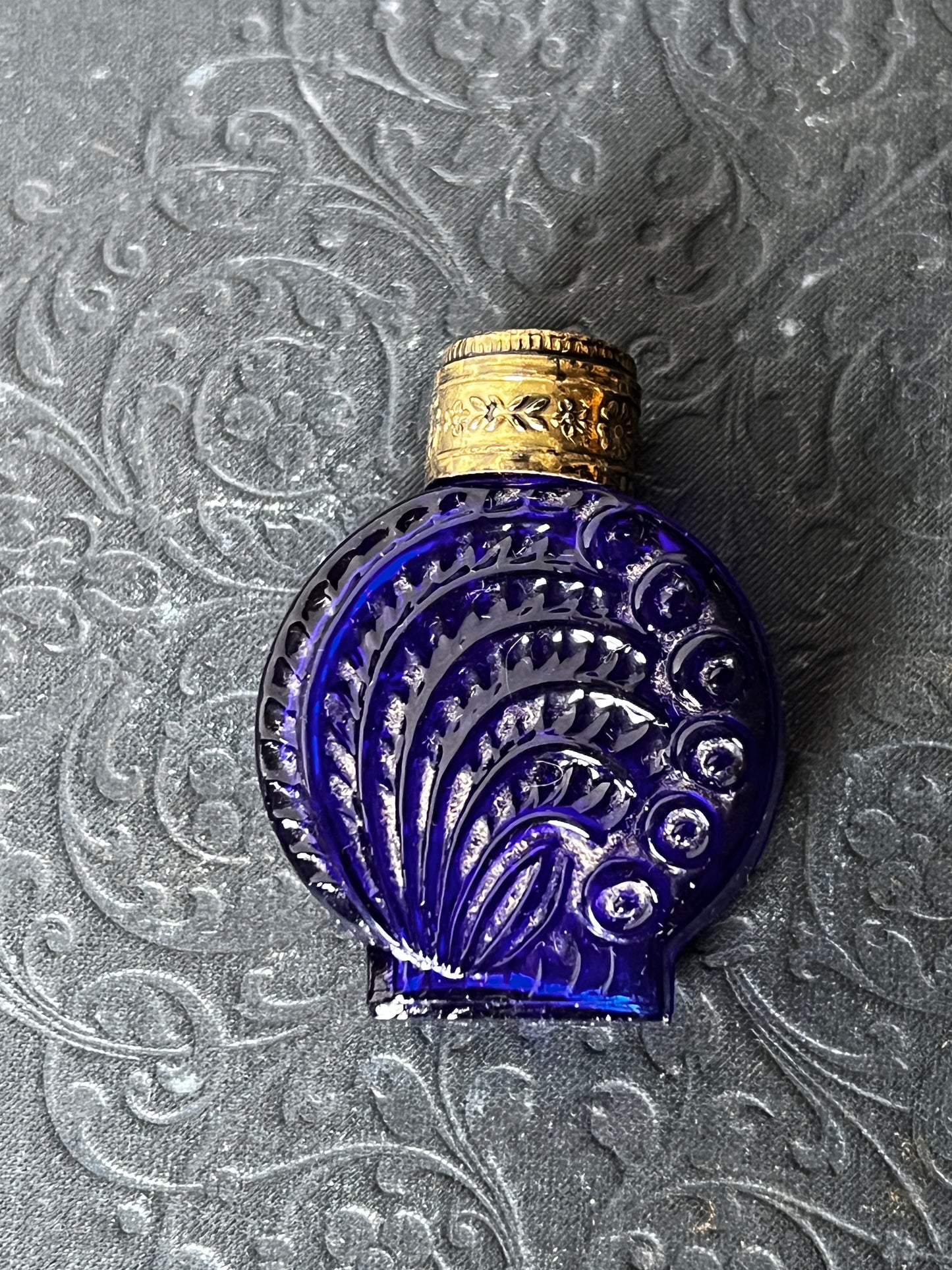 ★古い小瓶(ブルー)