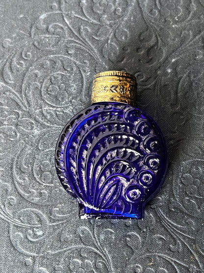 ★古い小瓶(ブルー)