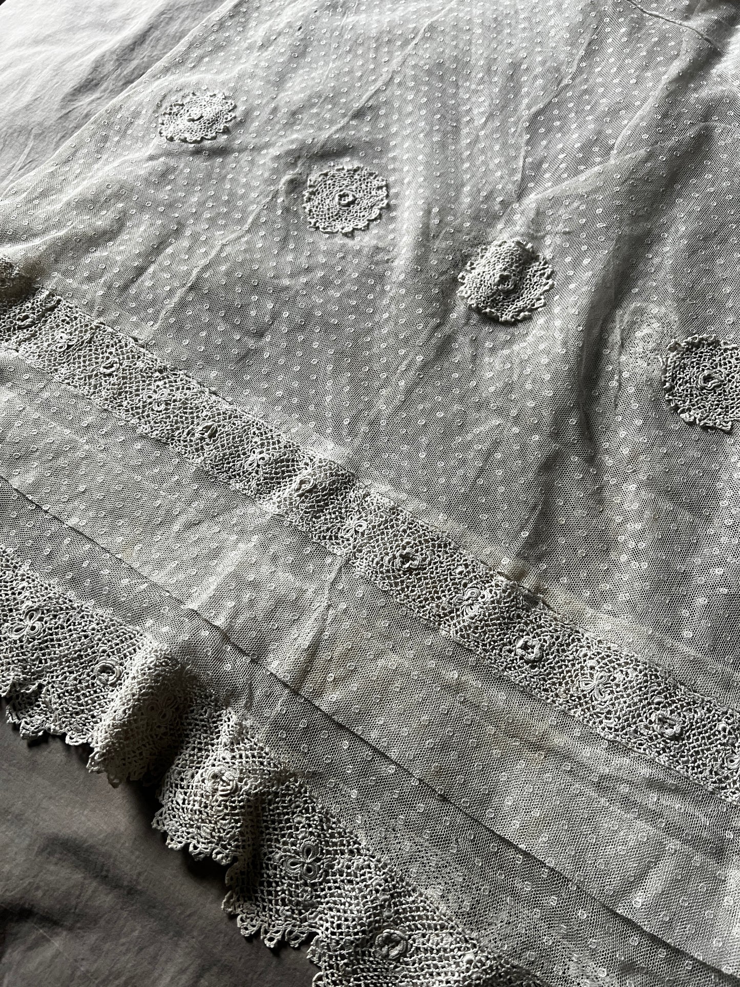 チュールとクロシェのドレスパーツ