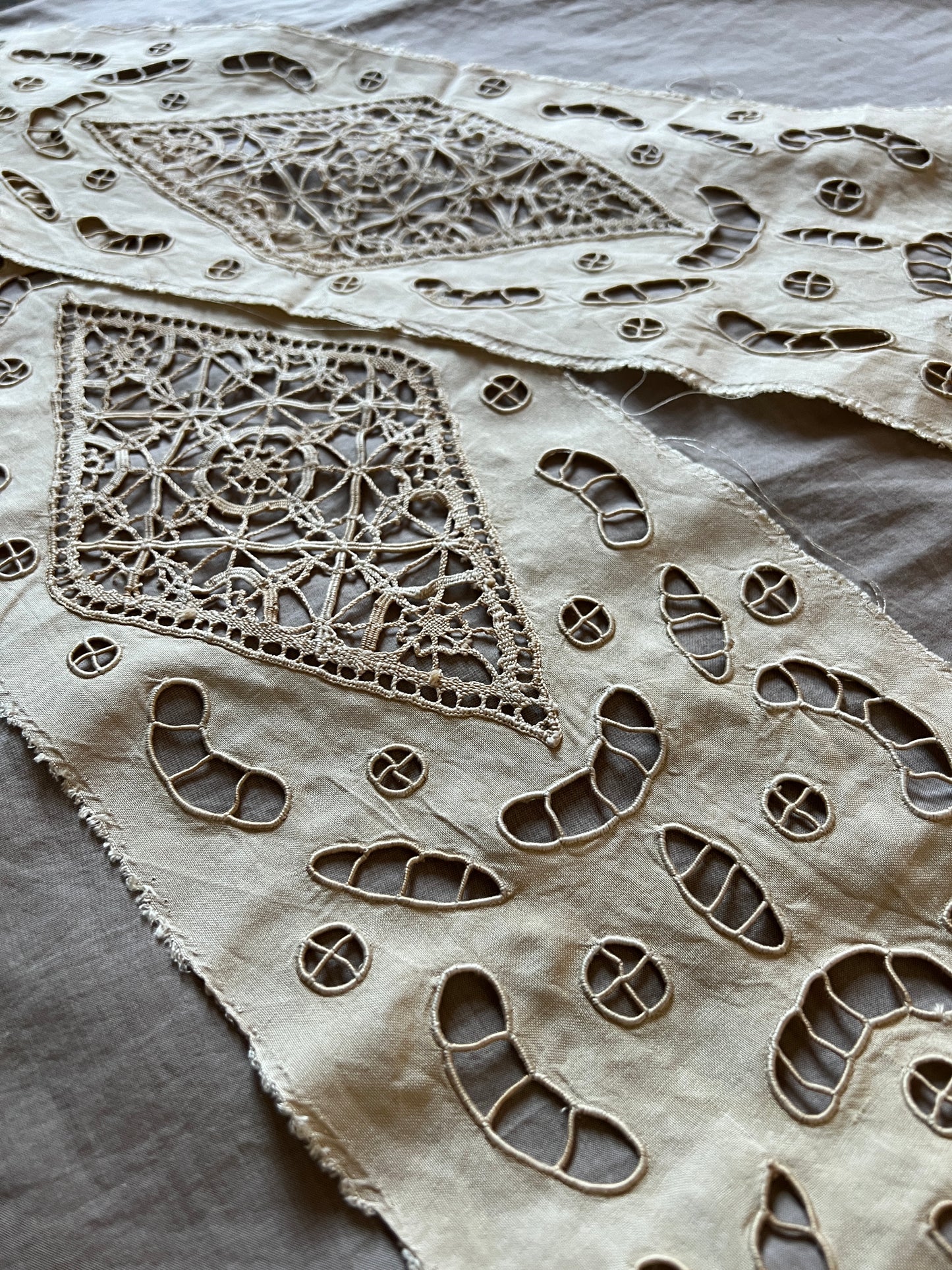 レースと刺繍の飾り端布セット