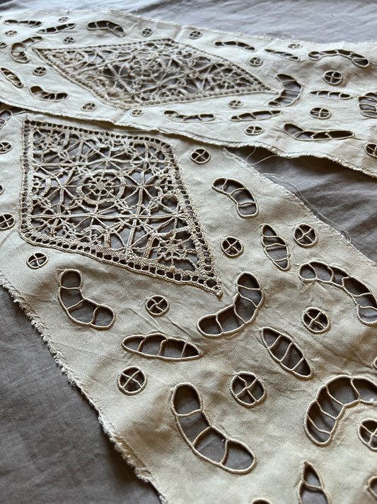 レースと刺繍の飾り端布セット