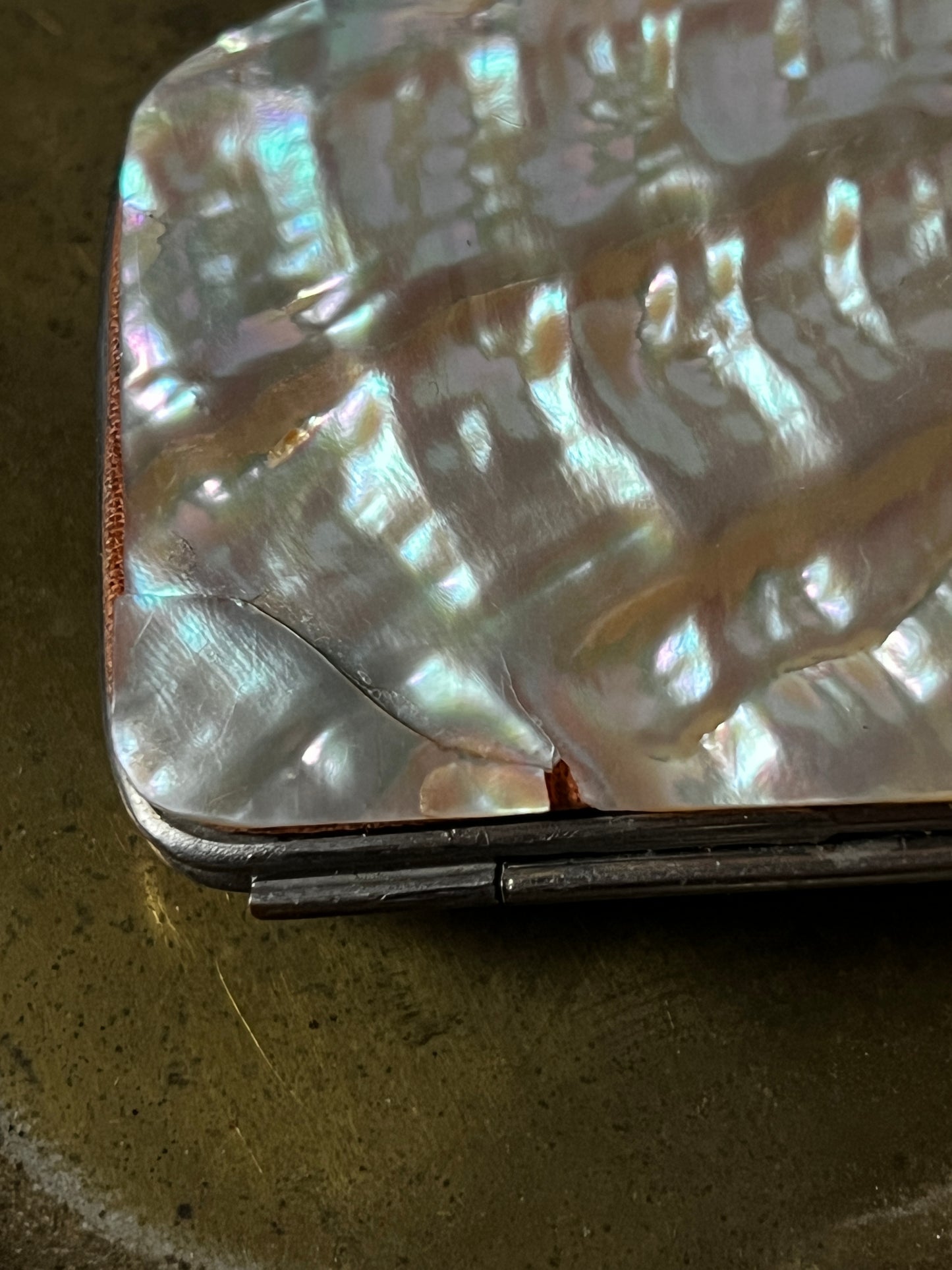 マザーオブパールのがま口(ダメージ)