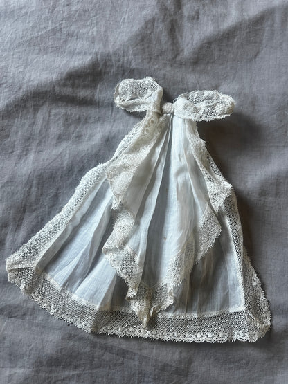 アンティークレース胸元飾り