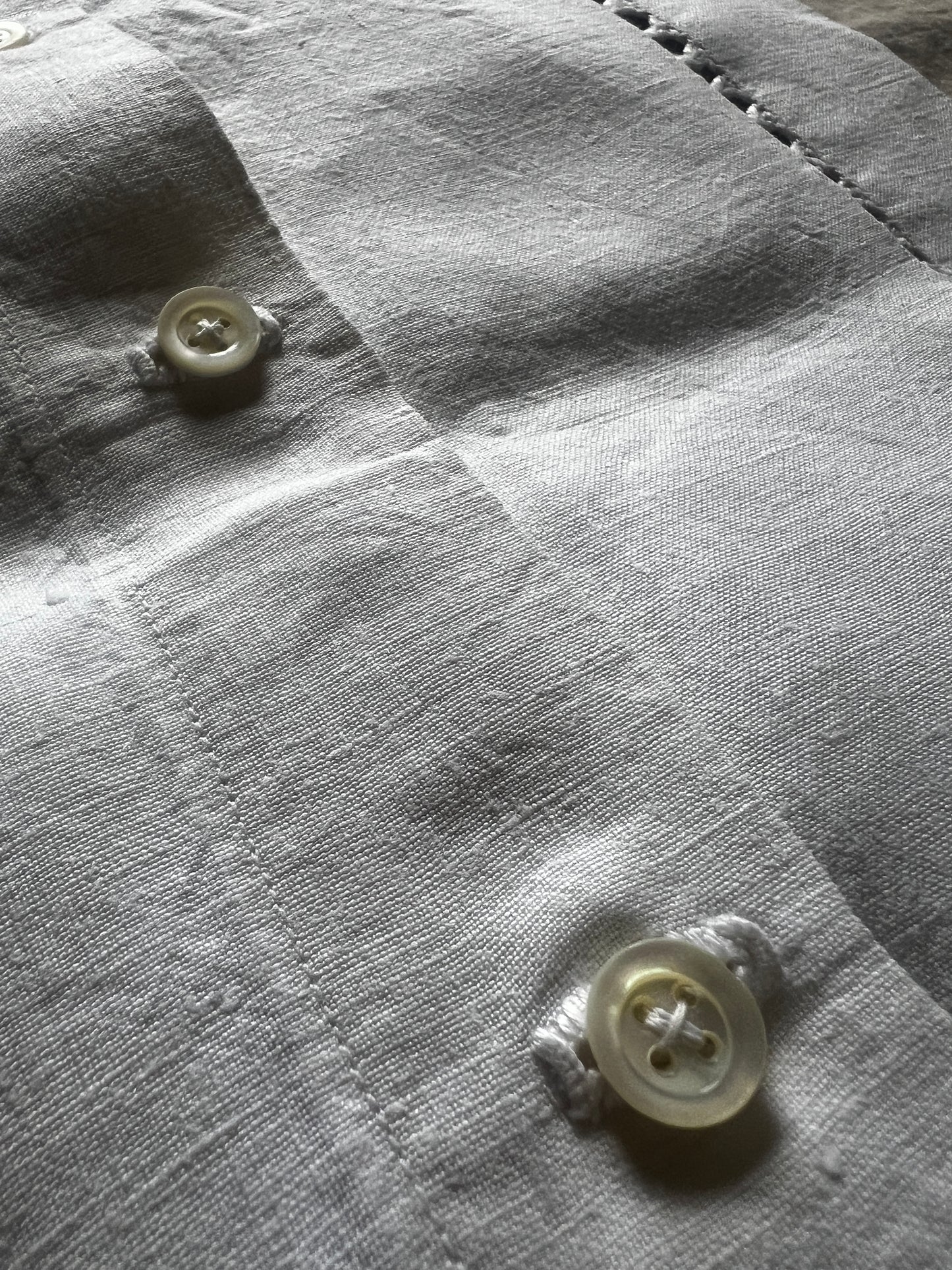 モノグラム刺繍入りクッションカバー