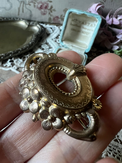 アンティークブローチ