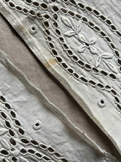 白刺繍トリム
