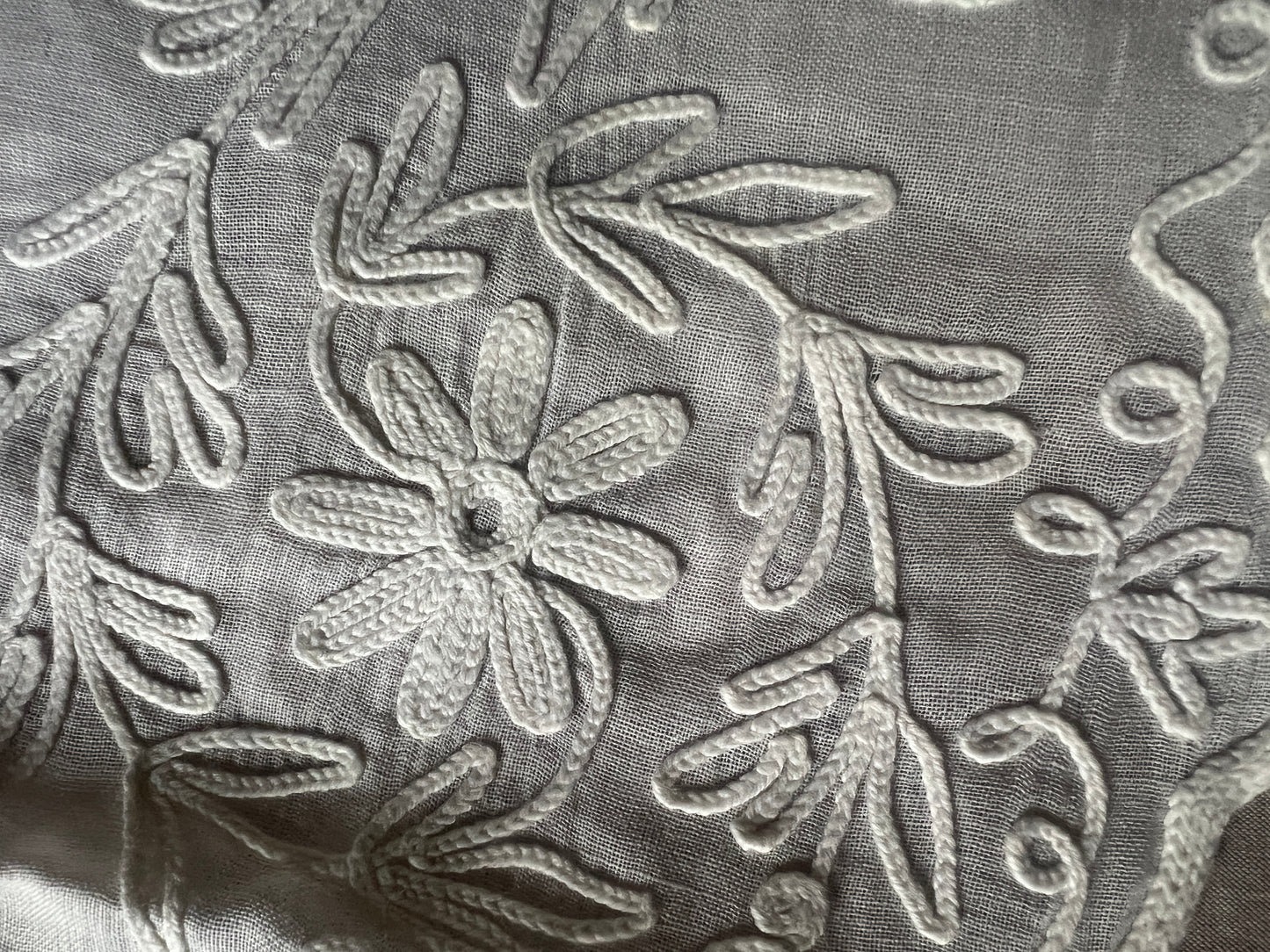 ★コルネリー刺繍飾り布