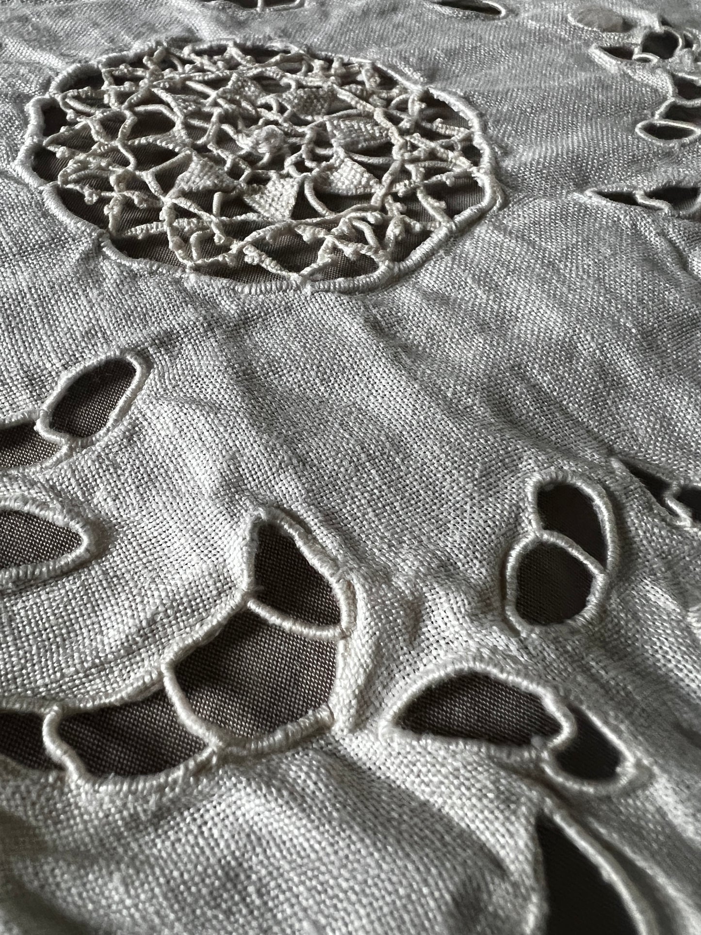 レースと刺繍の飾り布