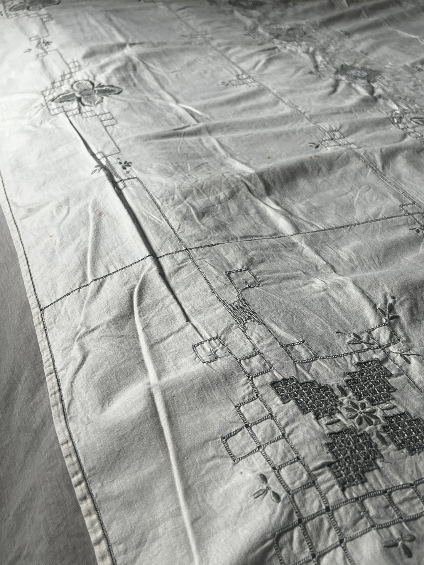 ★マデイラ刺繍大判クロス