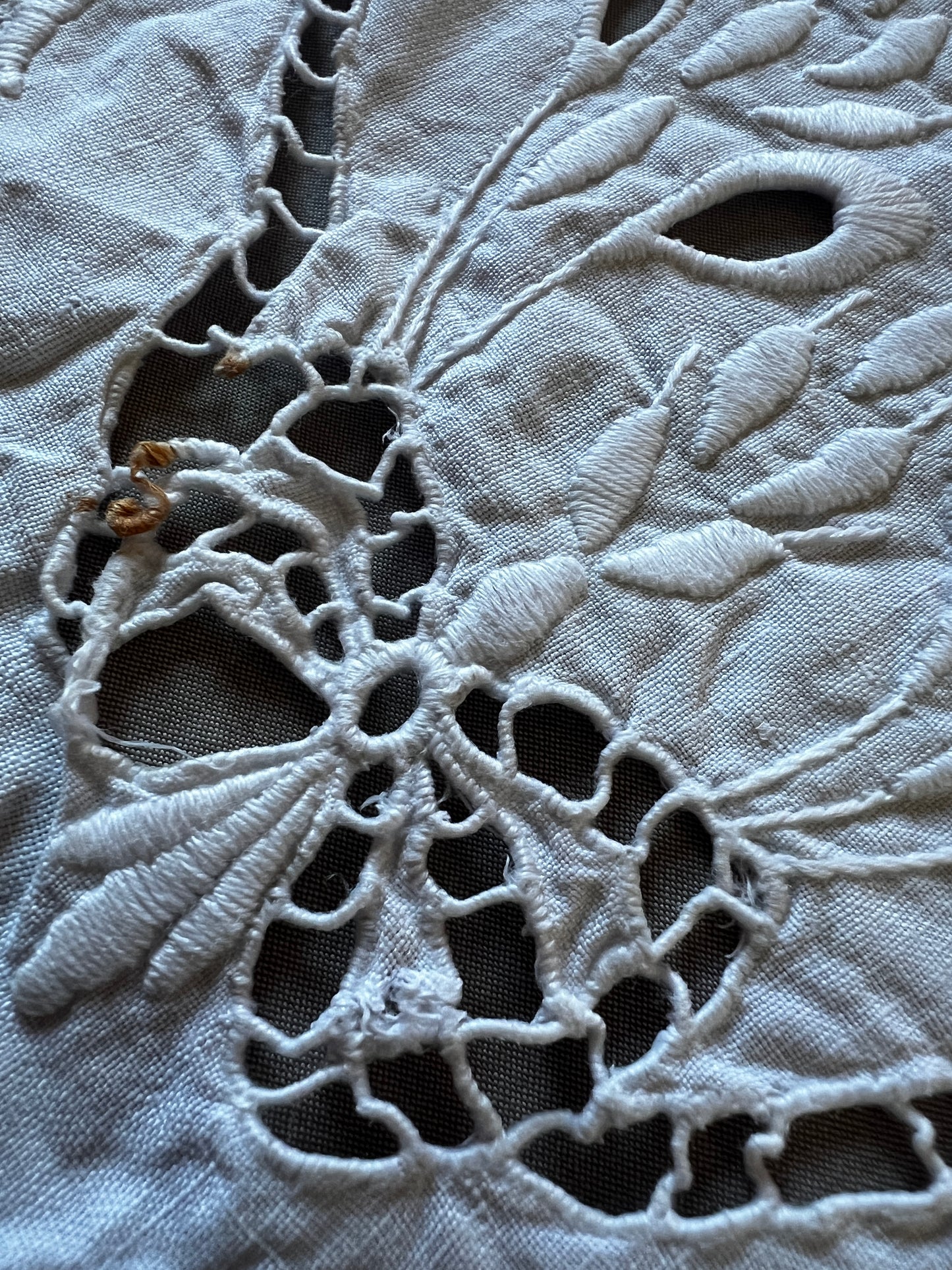 カットワーク刺繍クロス(ダメージ)