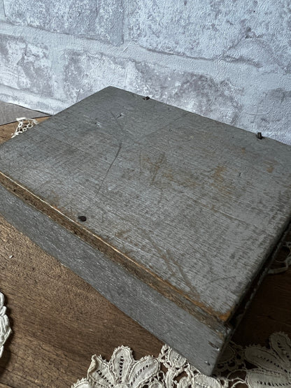 ★歯車部品入り木箱 【A】