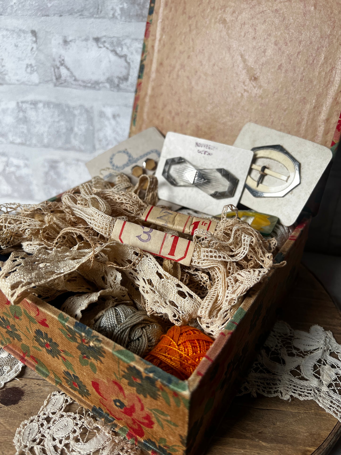 レース入りカルトナージュ箱