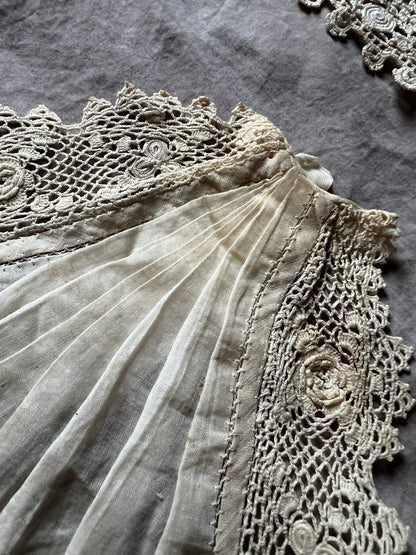 レースと刺繍の飾りパーツセット