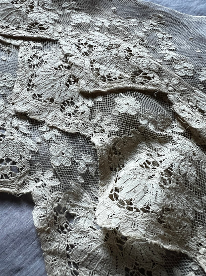 アンティークレース