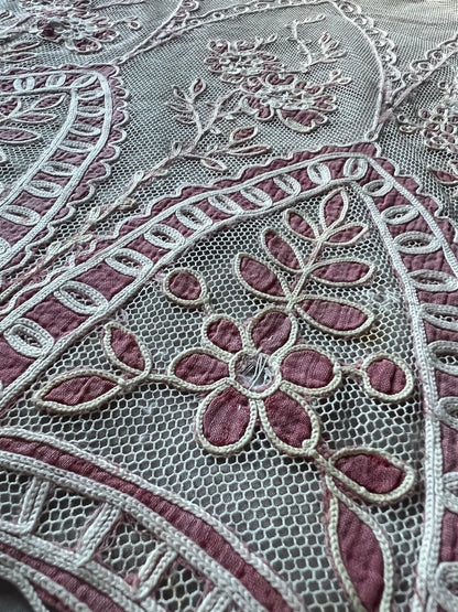 コルネリー刺繍のチュールカーテンペアセット
