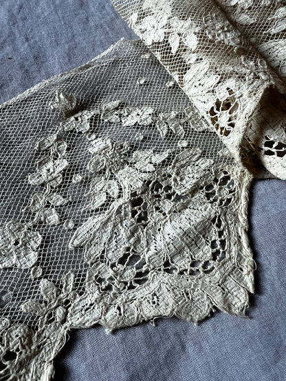 アンティークレース