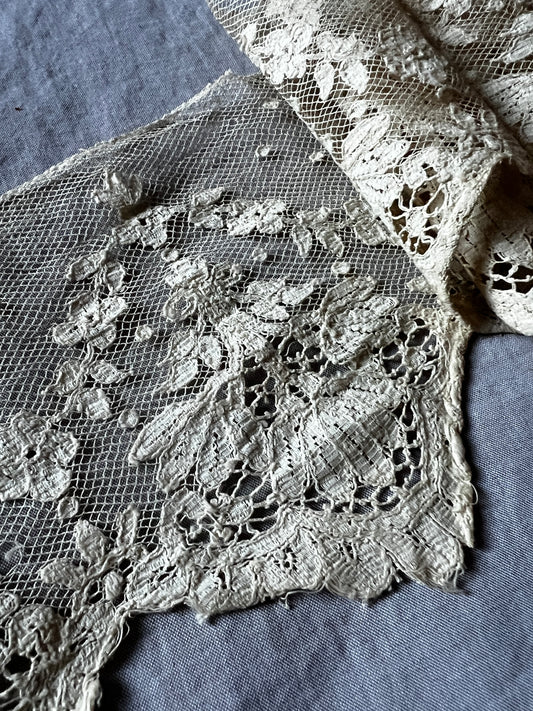 アンティークレース