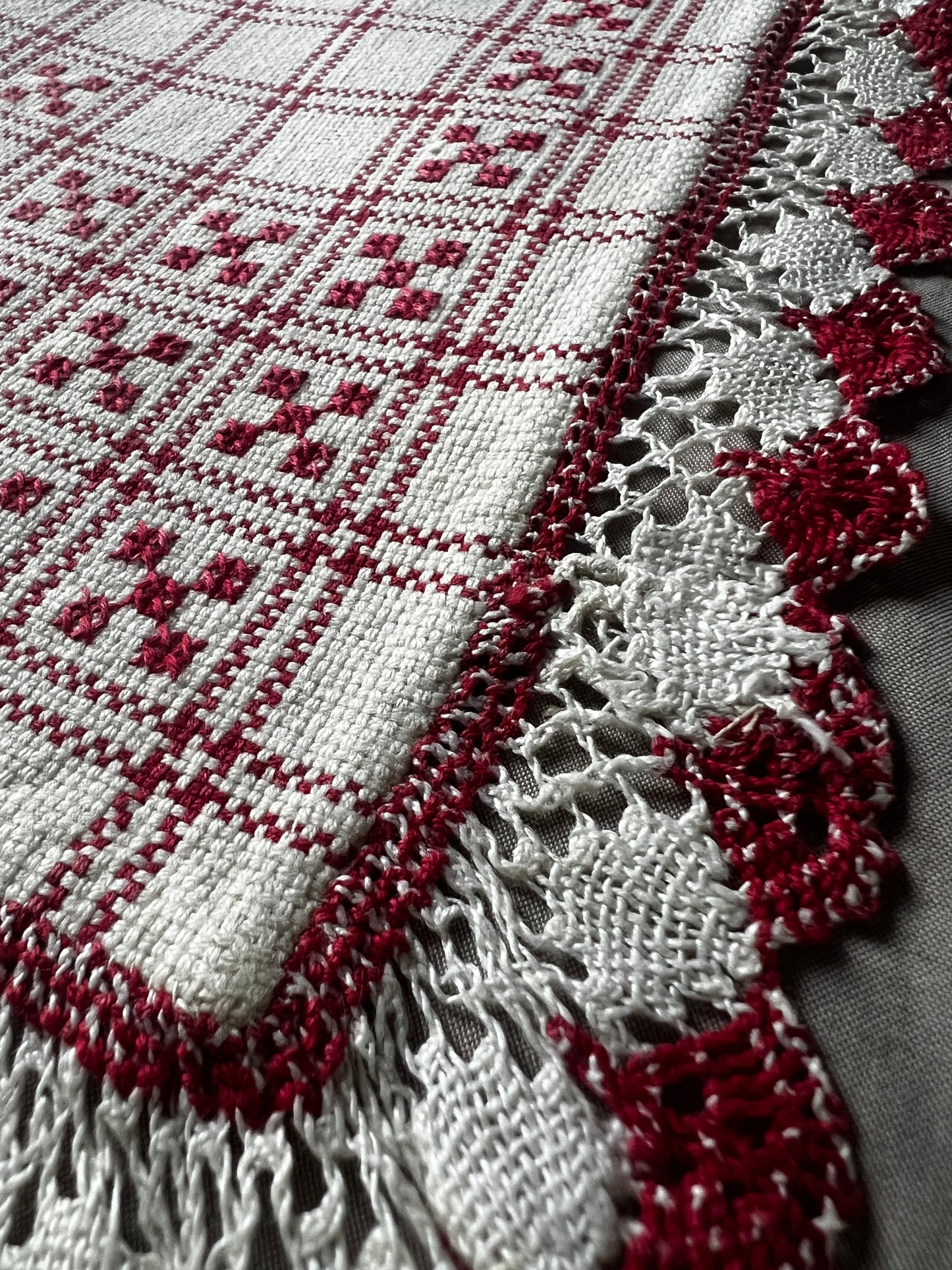 赤糸刺繍クロス