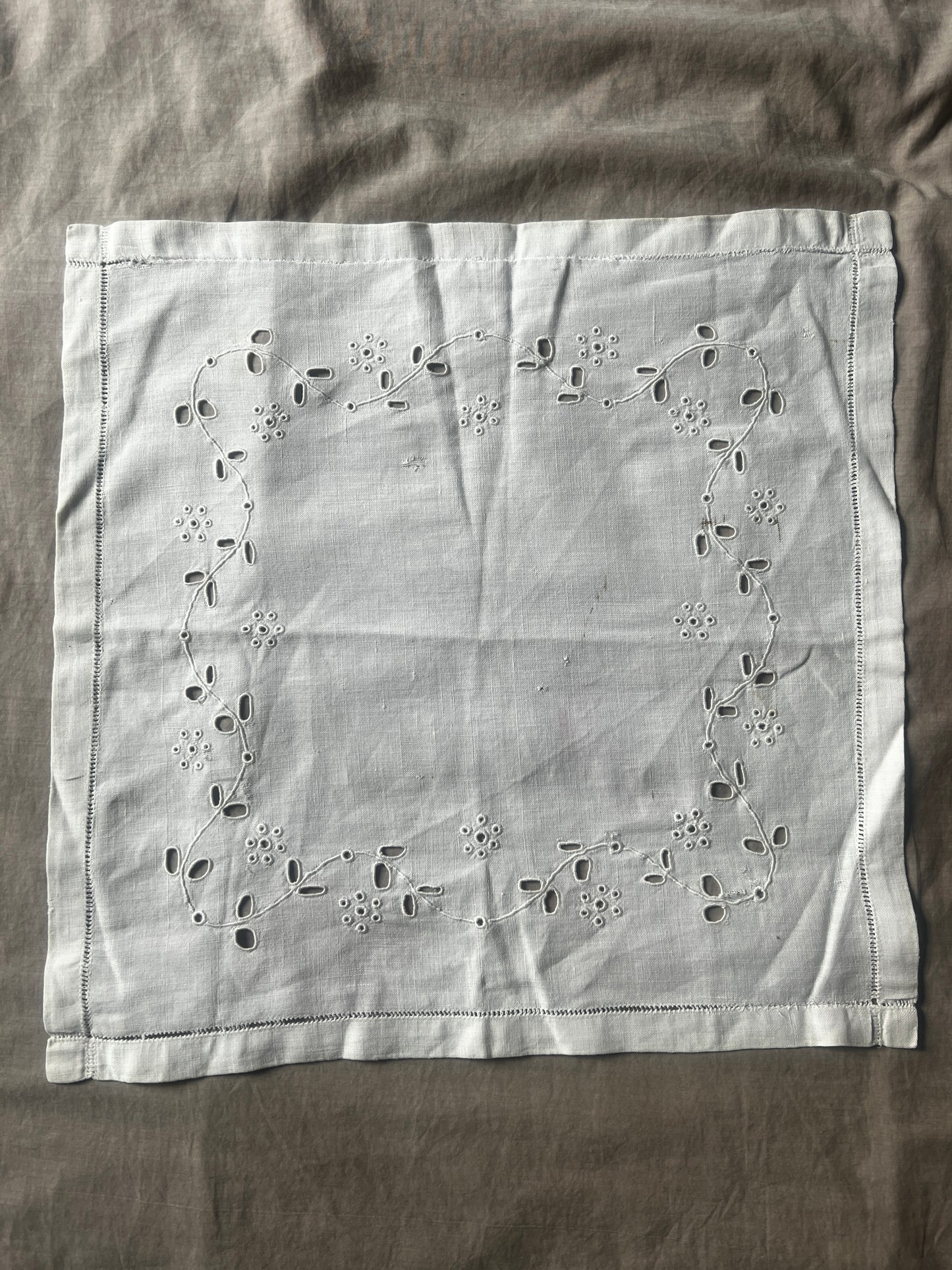 ★カットワーククロス