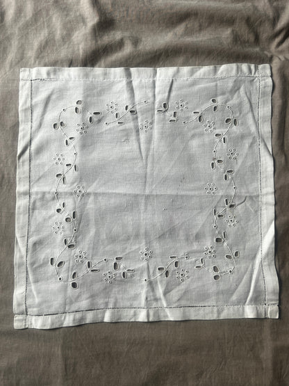 ★カットワーククロス