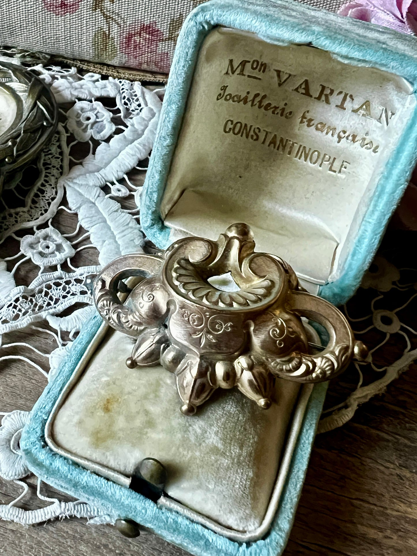 アンティークブローチ