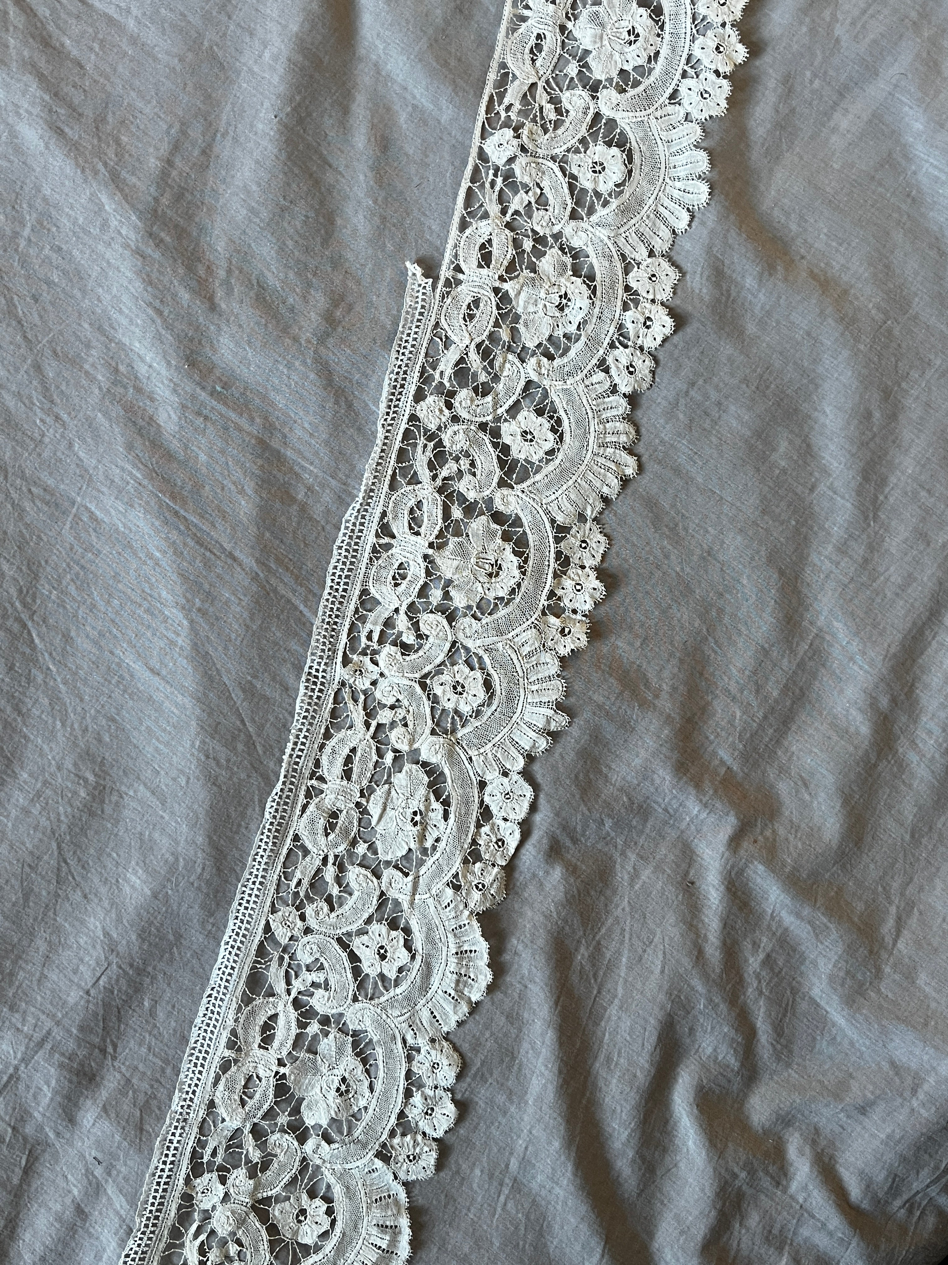 デュシェスレース – France Antique 銀色アンティーク